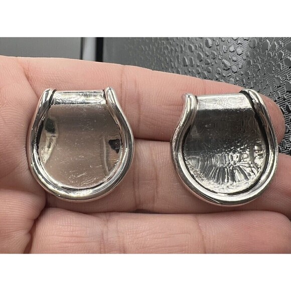 Best Jewelry - Vintage Clip On Earrings Silver Tone Chunky Thumb Print Style Silver Plated BEST